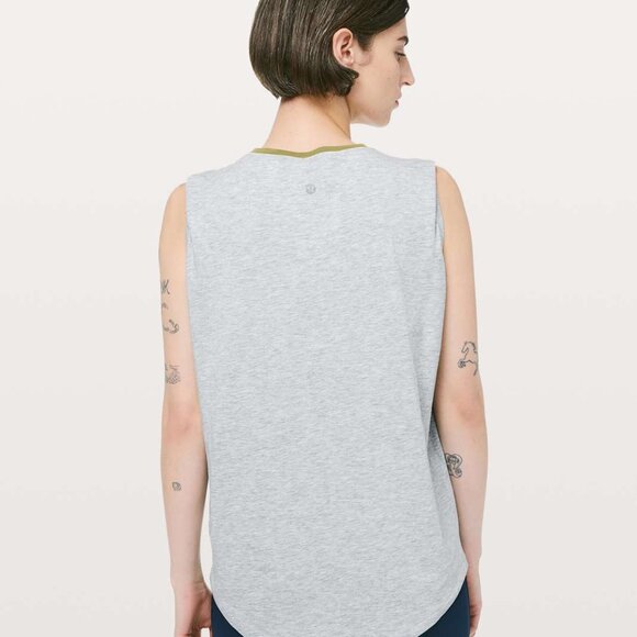 Lululemon Brunswick Muscle Tank Heathered Light Grey Golden Lime Size 12 Cotton - Picture 2 of 3